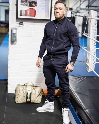 С чем носить бело-черные кожаные высокие кеды мужчине