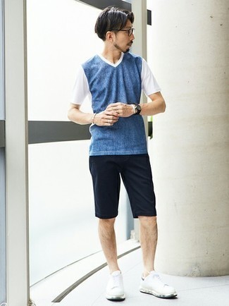 С чем носить бело-черные кожаные низкие кеды мужчине