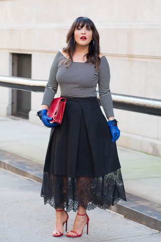 С чем носить бело-черный топ с открытыми плечами