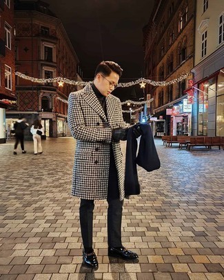 С чем носить бело-черное длинное пальто