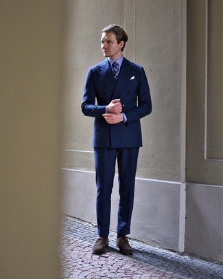 С чем носить бело-черный нагрудный платок в горошек