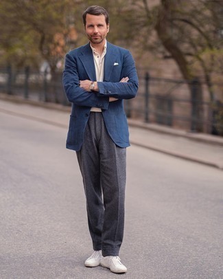 С чем носить бело-черную футболку-поло мужчине