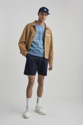 С чем носить бело-черные носки с принтом мужчине