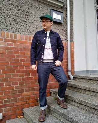 С чем носить бело-черный свитшот с принтом мужчине