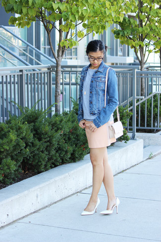 Какие мини-юбки носить с бело-черными туфлями