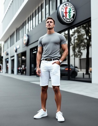 С чем носить бело-черные шорты мужчине