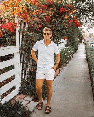 Какие футболки-поло носить с бело-черными шортами мужчине