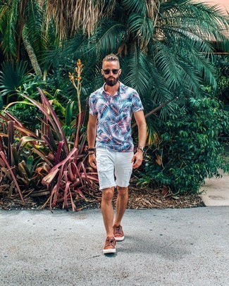 Какие футболки-поло носить с бело-черными шортами мужчине