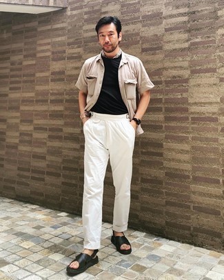 С чем носить бело-черный шелковый шарф мужчине