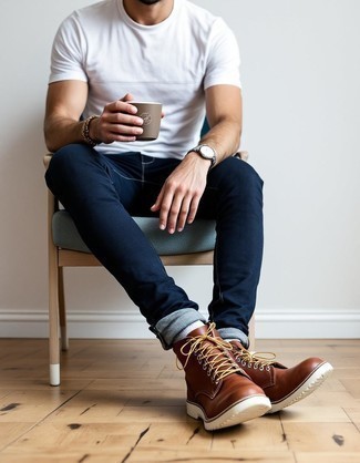 С чем носить бело-черные носки мужчине