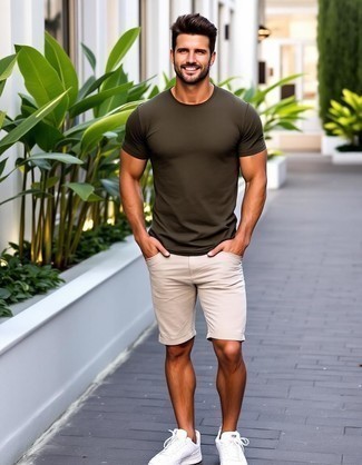 С чем носить бело-черные носки мужчине