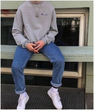 С чем носить бело-черные носки мужчине