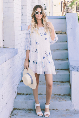 С чем носить бело-черное свободное платье