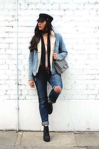 Какие ботильоны носить с бело-черной майкой