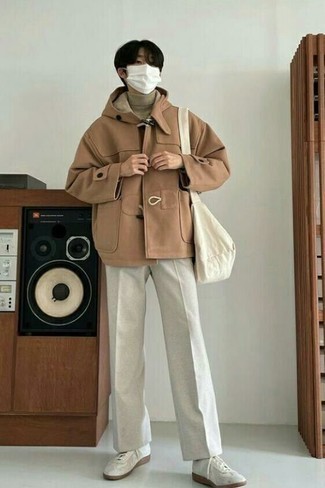 С чем носить бело-черную большую сумку мужчине