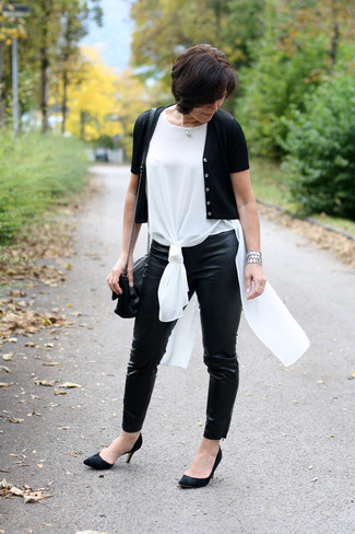 С чем носить бело-черную тунику