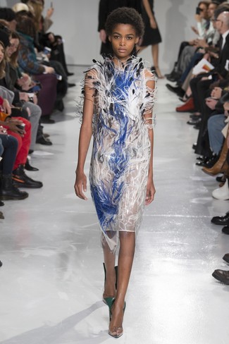 С чем носить бело-синие туфли