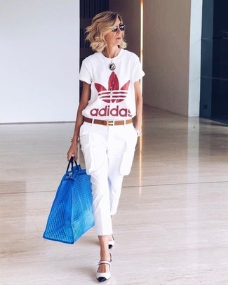 С чем носить бело-синие туфли