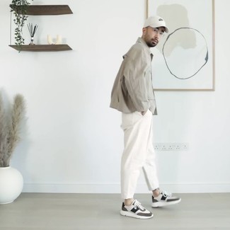 С чем носить бело-коричневую бейсболку мужчине