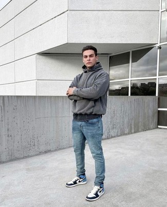 С чем носить бело-коричневый браслет мужчине