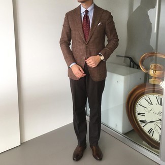 С чем носить бело-коричневый нагрудный платок