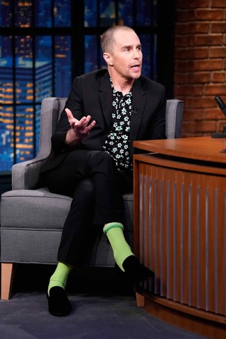 С чем носить бело-зеленые носки мужчине