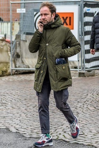 С чем носить бело-зеленые носки мужчине