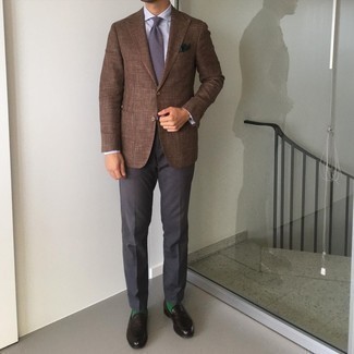 С чем носить бело-зеленые носки мужчине