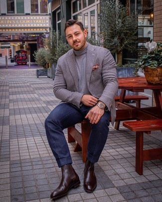 С чем носить бело-темно-синий пиджак мужчине