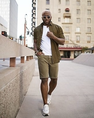 С чем носить бело-темно-синий браслет мужчине