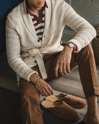 С чем носить бело-темно-синий кардиган мужчине