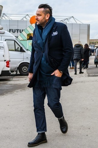 С чем носить бело-темно-синий нагрудный платок в мелкую клетку