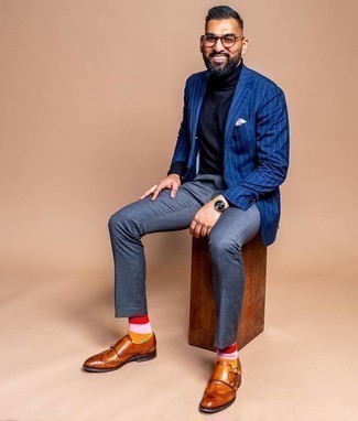 С чем носить бело-ярко-розовый нагрудный платок