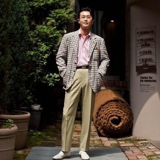 С чем носить бело-ярко-розовую рубашку мужчине