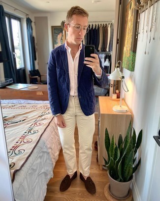 С чем носить бело-ярко-розовую рубашку мужчине