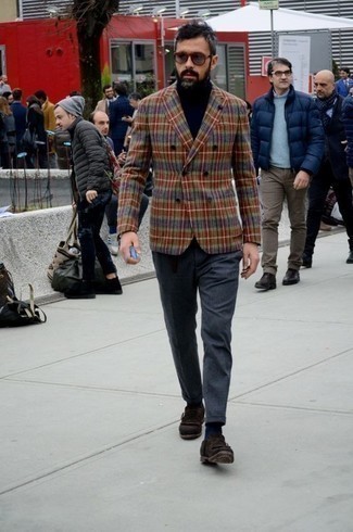 С чем носить бело-красно-синий пиджак мужчине