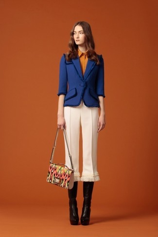 С чем носить бело-красно-синий клатч