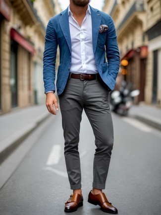 С чем носить бело-красно-синий нагрудный платок