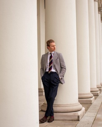 С чем носить бело-красно-синий галстук мужчине