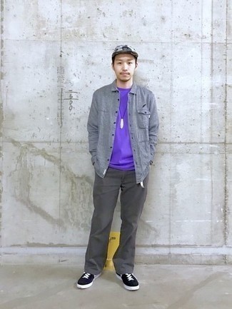 С чем носить бело-красный ремень мужчине