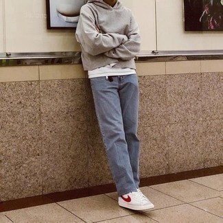 С чем носить бело-красные высокие кеды из плотной ткани мужчине