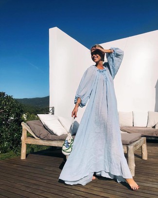 С чем носить бело-красный клатч