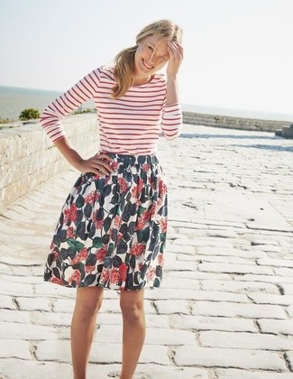 С чем носить бело-красную пышную юбку