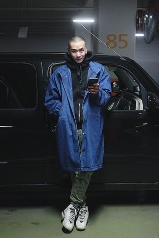 С чем носить бело-красные высокие кеды мужчине