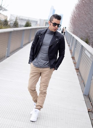 Какие водолазки носить с бело-красными высокими кедами мужчине