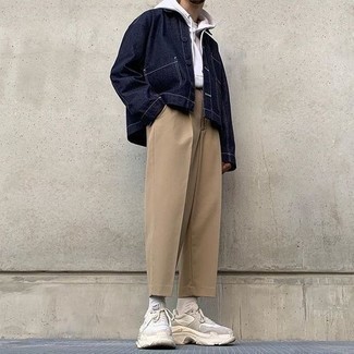 С чем носить бело-красный худи мужчине