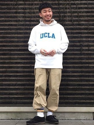 С чем носить бело-красный худи мужчине