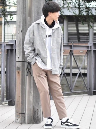 С чем носить бело-красный худи мужчине