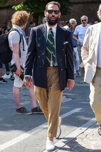 С чем носить бело-красные кожаные лоферы мужчине