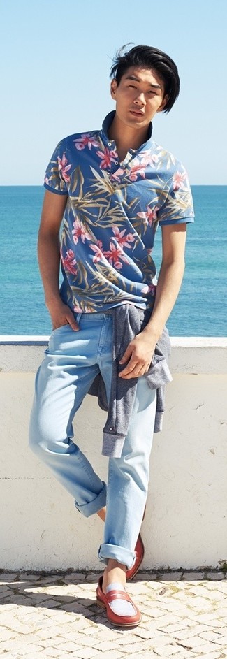 Какие футболки-поло носить с бело-красными лоферами мужчине